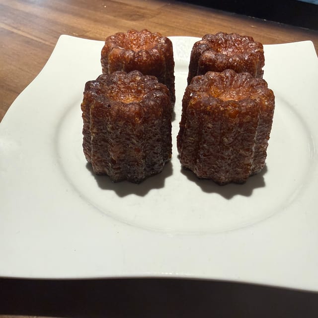 Canneles De Bordeaux.