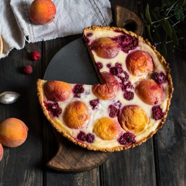 Delicious Fruit Tart: A French Bakery Favorite