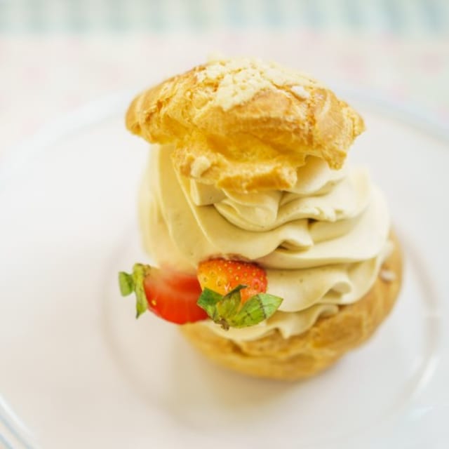 Choux a La Créme.